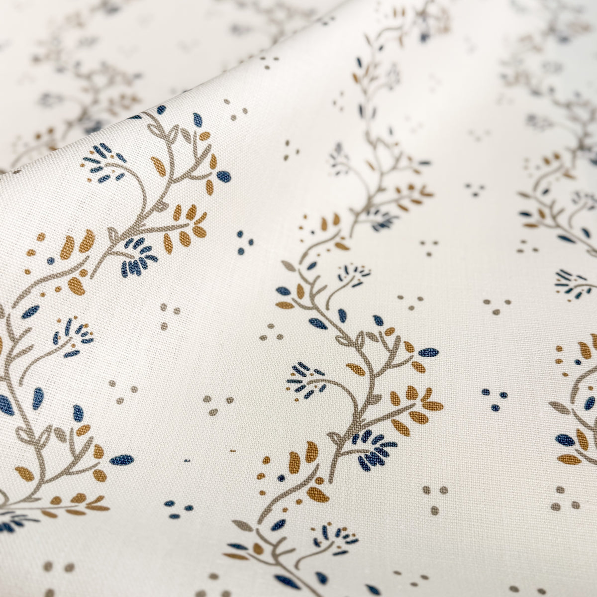 Arden Spindle, Oxford and Crown on Oyster Fabric