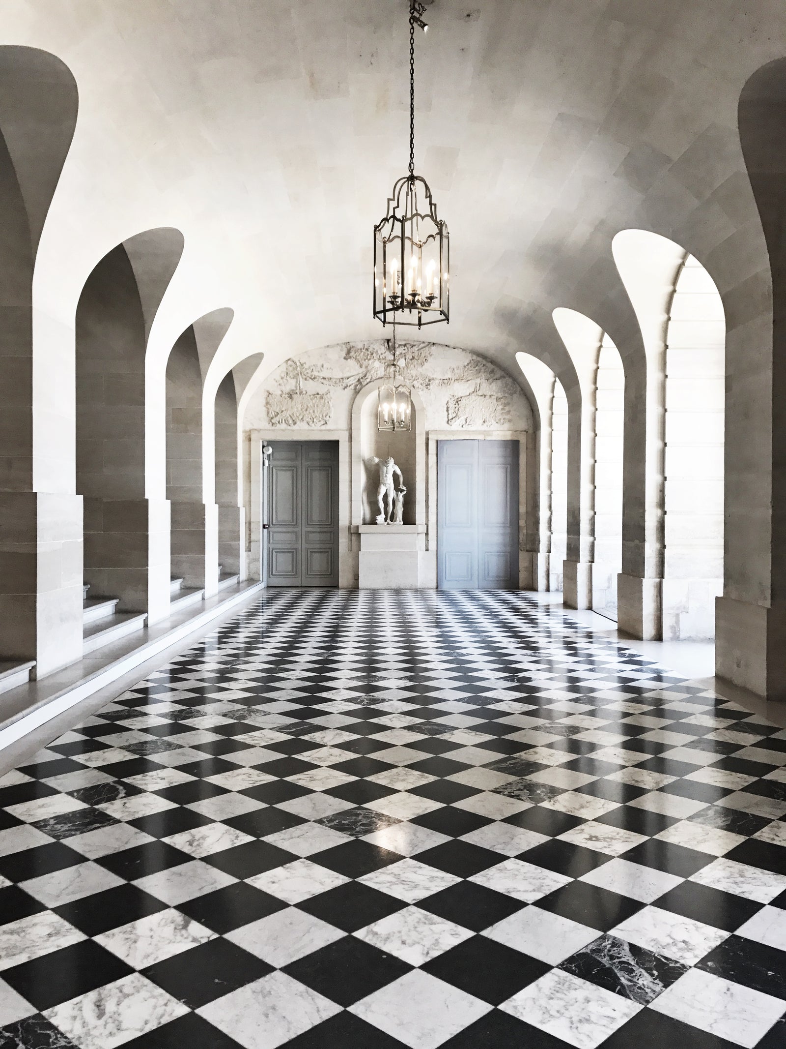 greige textiles is a micro batch textile line that is hand printed in California on only the finest Belgian linen, created by self-taught textile designer Christina Fluegge.  Each design is scaled from hand drawn images into patterns then hand printed on Belgian linen, making it a perfect fit for pillows, drapery and upholstery projects.