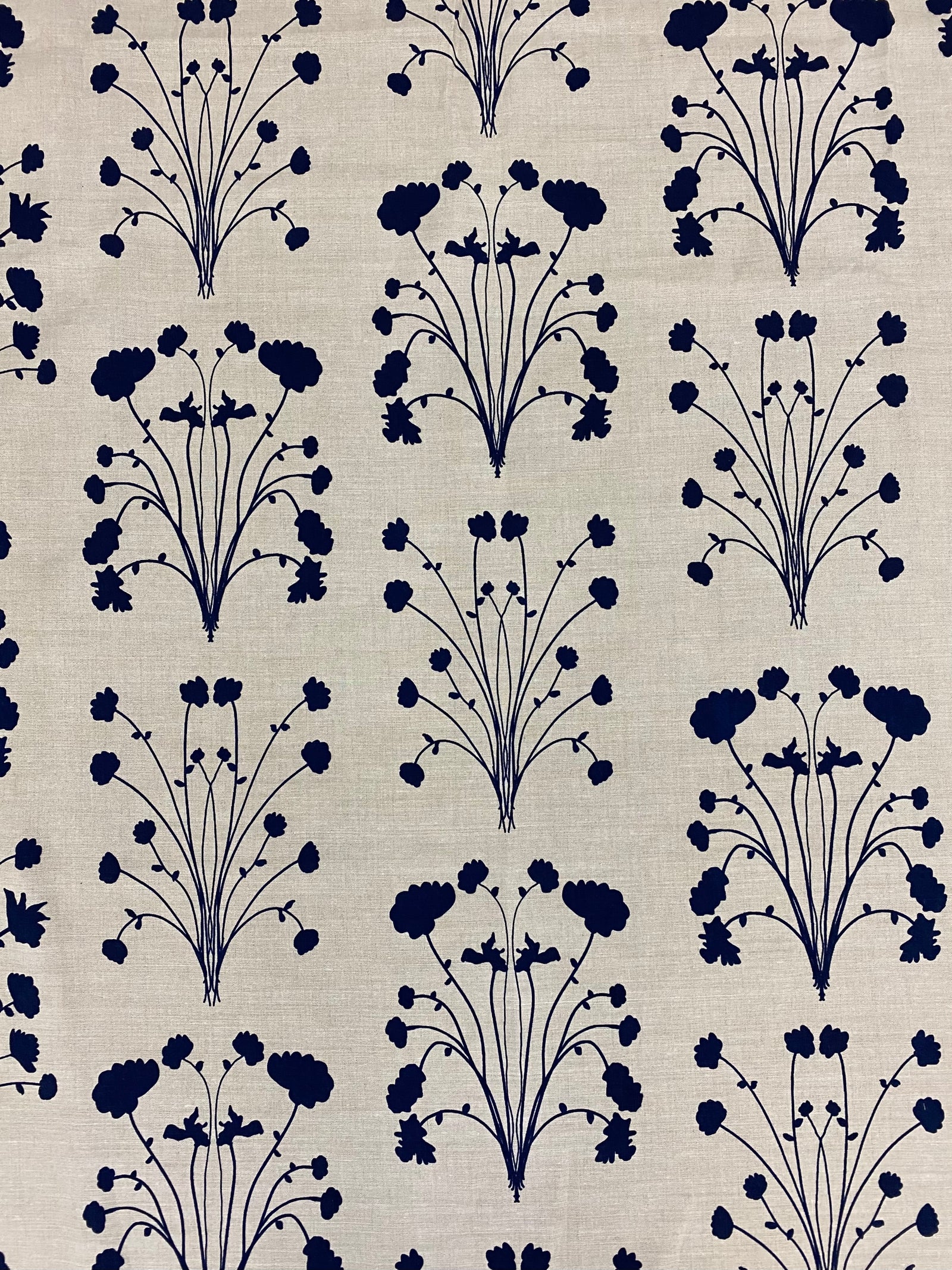Inspired by the lush florals near the Louvre, Amelie offers a quiet, elegant bloom—ideal for designers seeking understated beauty.