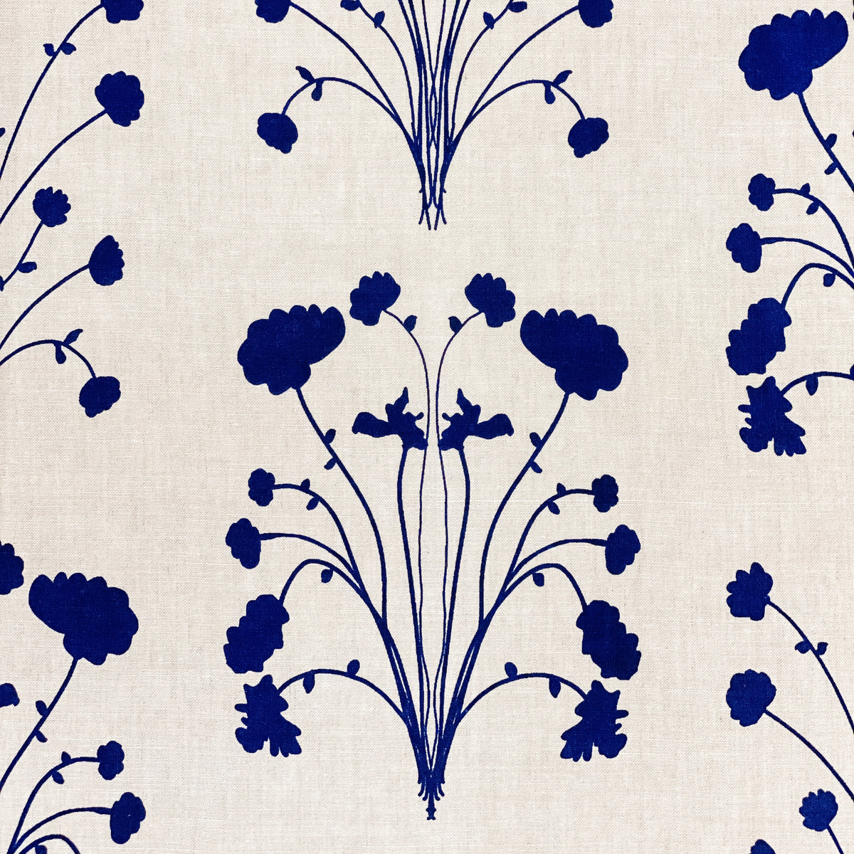 Inspired by the lush florals near the Louvre, Amelie offers a quiet, elegant bloom—ideal for designers seeking understated beauty.