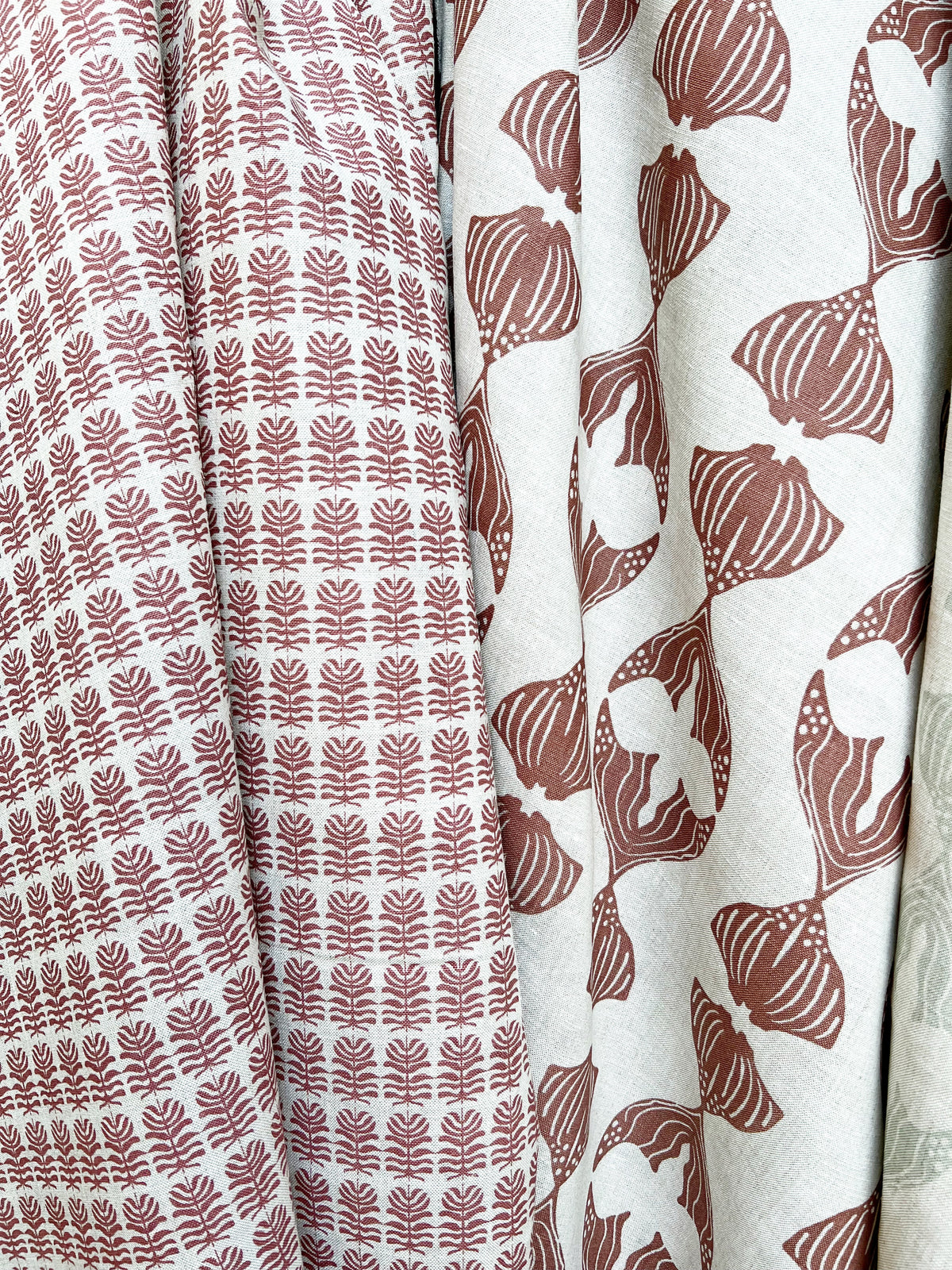 Clara pattern – A small-scale botanical print inspired by playful island ferns, hand-printed on Belgian linen for drapery, upholstery, and decorative pillows by greige textiles