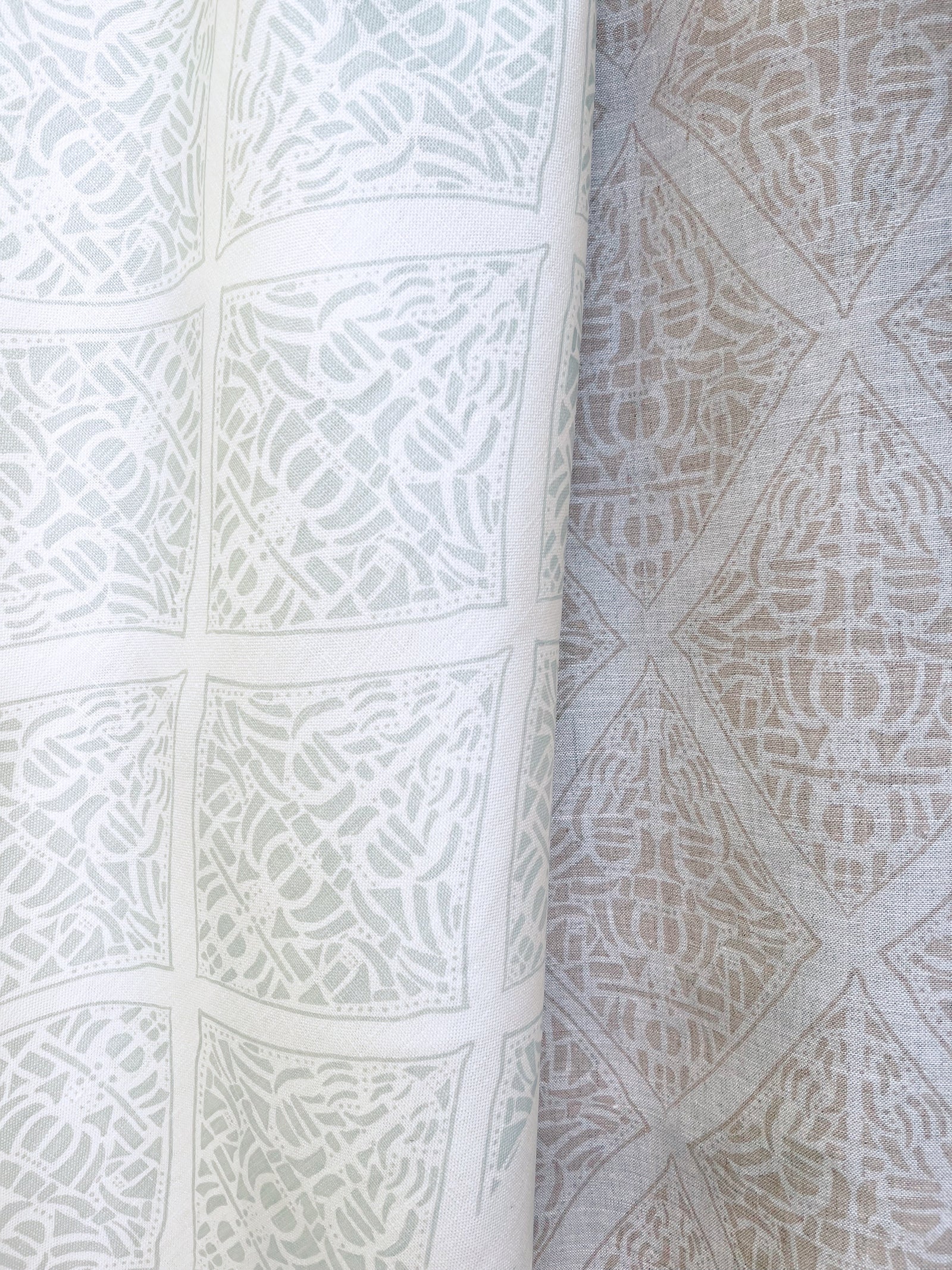 Rhodes Fabric Peony on Oatmeal