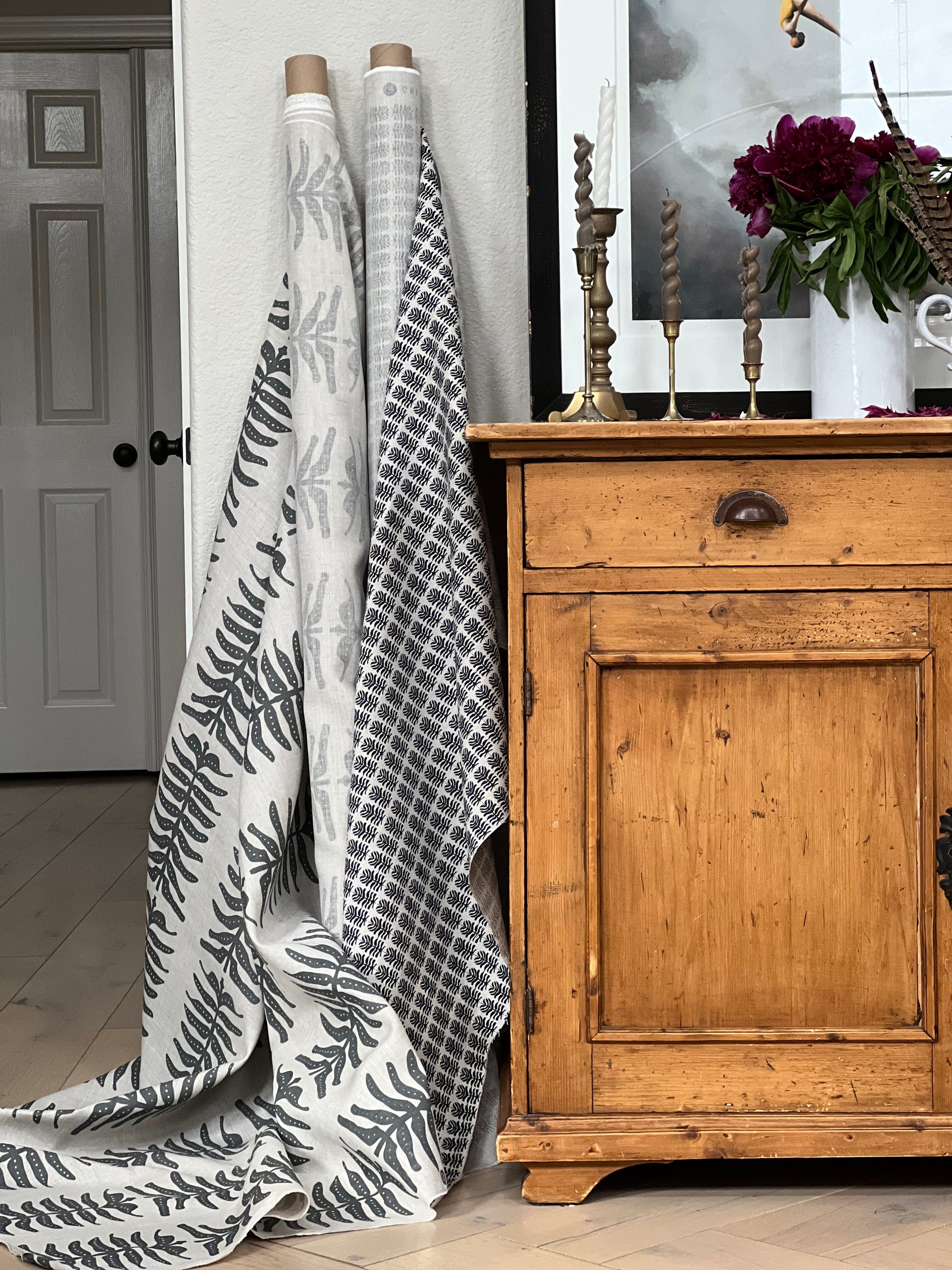 Clara fabric – A delicate fern-like pattern evoking Kauai's trails, hand-printed on linen, ideal for refined interior design projects by greige textiles.