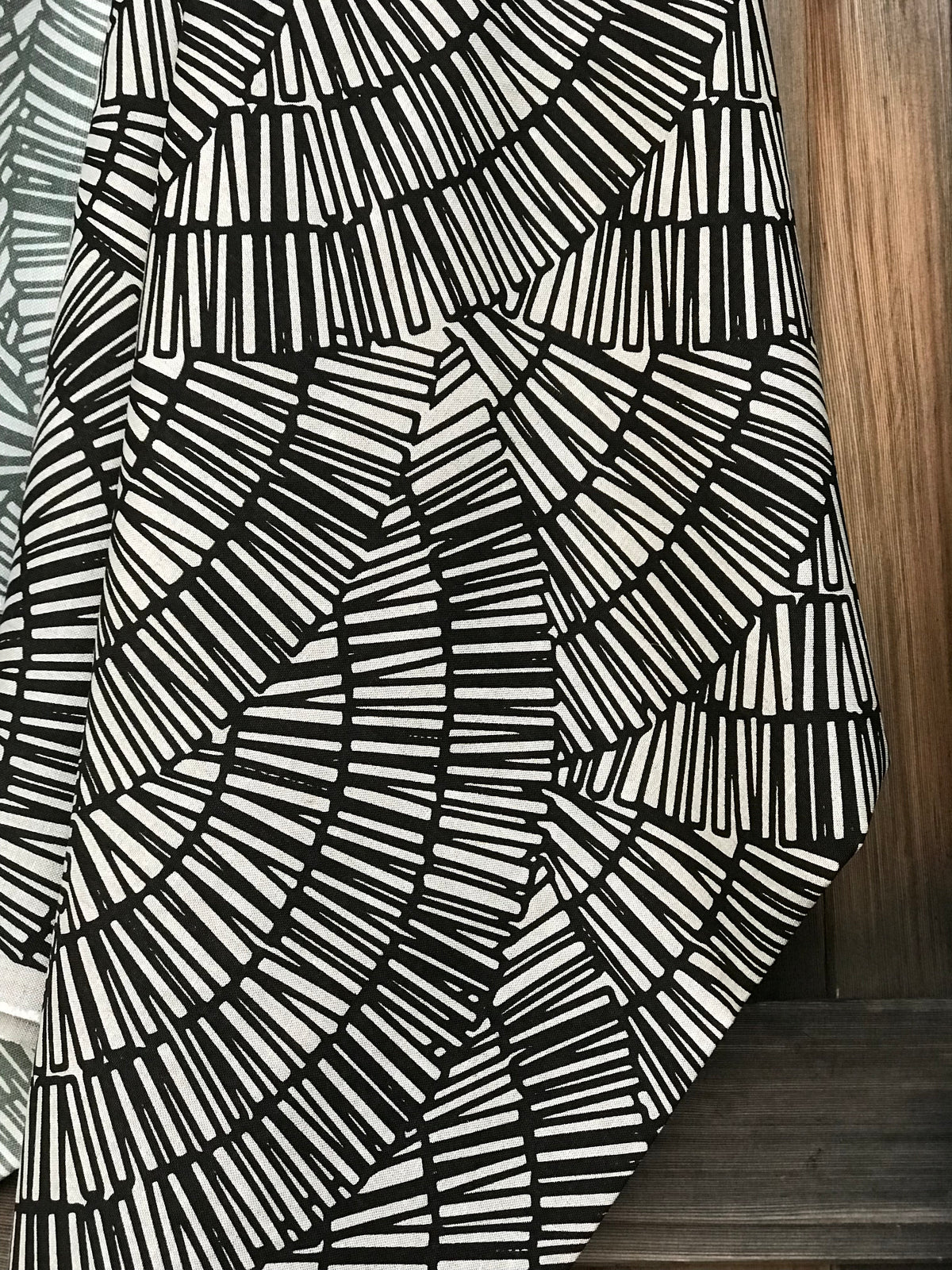 Fan Fabric Pepper on Oatmeal