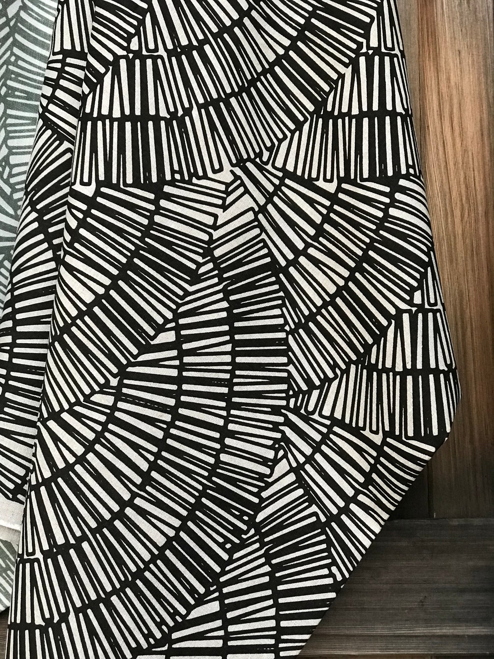 Fan Fabric Pepper on Oatmeal