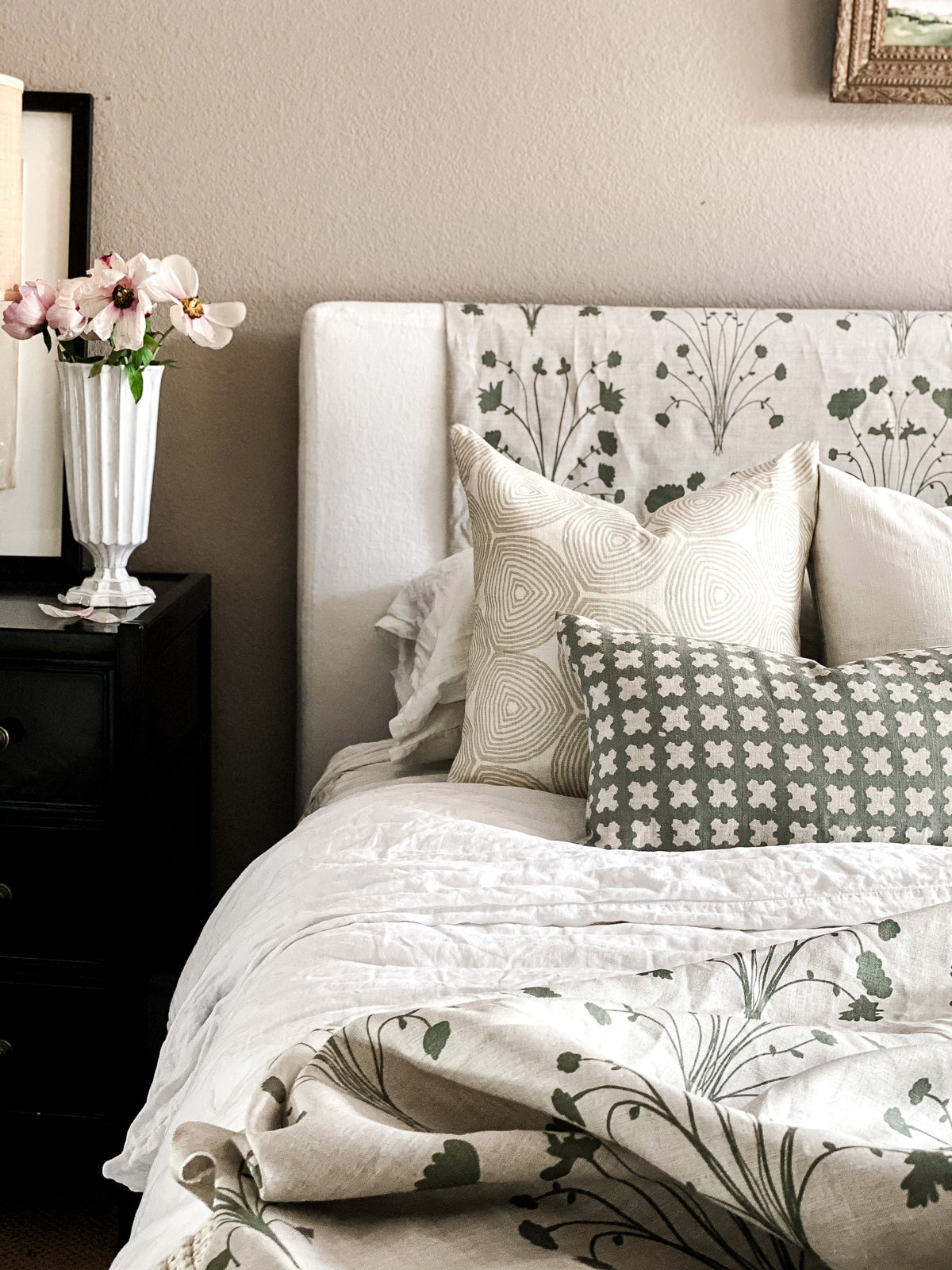 Amelie Fabric Moss on Oatmeal